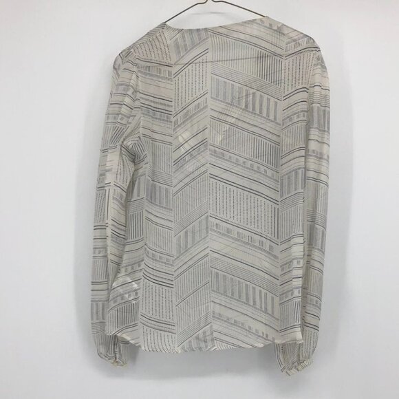 Banana Republic Sheet Beaded V-Neck white barrack long sleeve blouse small - Picture 2 of 13